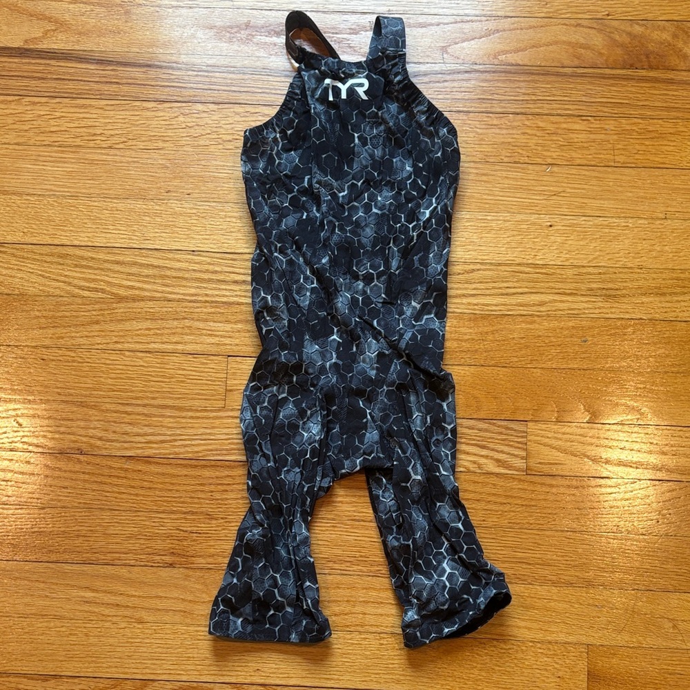 TYR Avictor 2.0 Tech Suit Closed Back